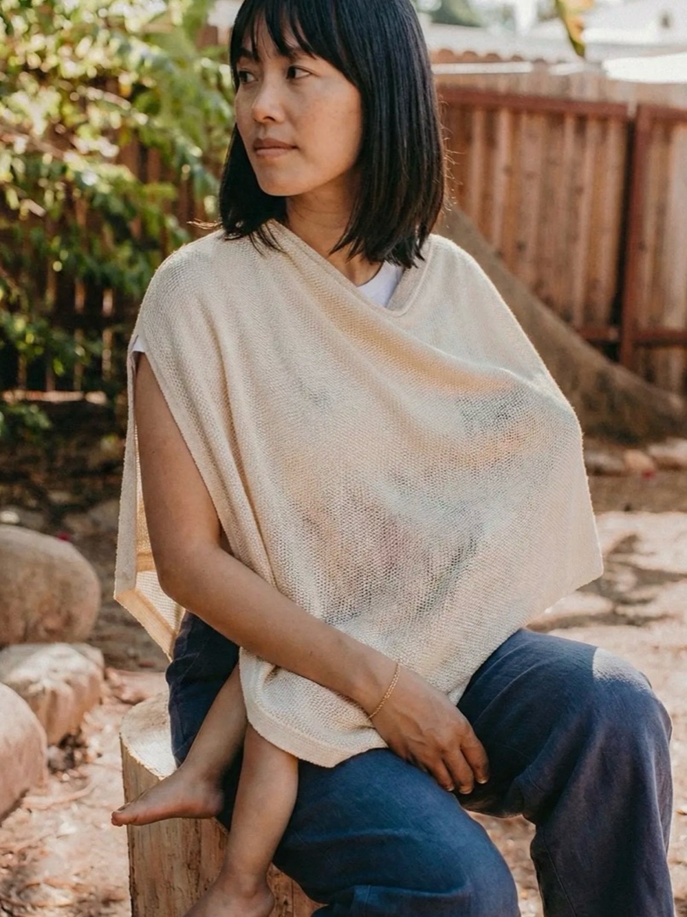 The Cocoon™: the ultimate cover for effortless breastfeeding